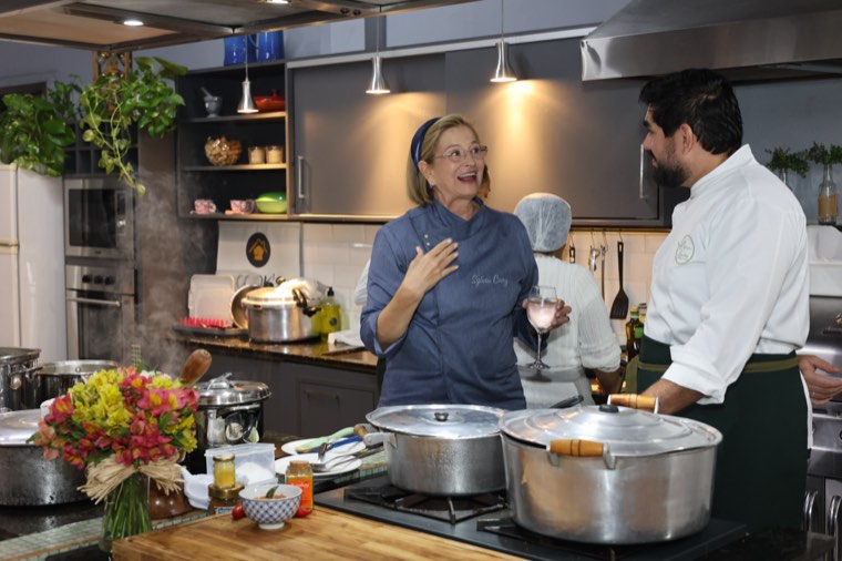 A cozinha durante o serviço do jantar